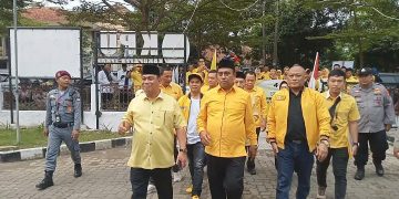 Pengurus DPD Partai Golkar mendaftarkan Bacaleg ke KPU Lebak.(Def)