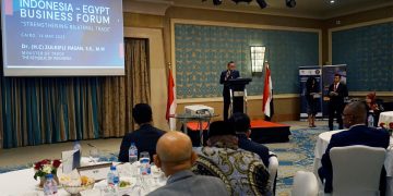 Zulhas saat berpidato di forum bisnis Indonesia - Mesir (foto biro humas Kemendag)