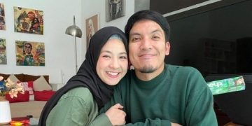 Terungkap Desta dan istri sudah pisah rumah selama setahun ( Instagram @desta80s )