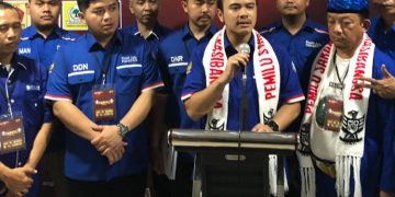 Ketua DPD PAN Kota Tangerang, Dwiki Ramadhani (tengah). Dok (Maya)