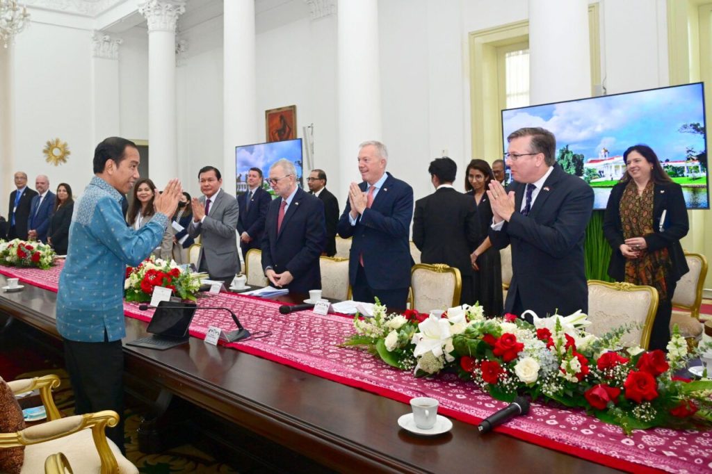 Presiden Joko Widodo (Jokowi) menerima kunjungan delegasi dari US-ASEAN Business Council (US-ABC) di Istana Kepresidenan Bogor, Provinsi Jawa Barat, pada Kamis, 25 Mei 2023.