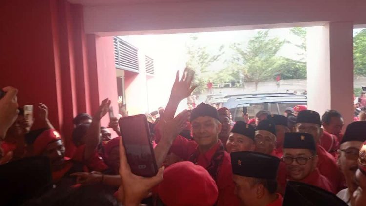 Ganjar Pranowo tiba di Kantor DPD PDI Perjuangan Banten.(Def)