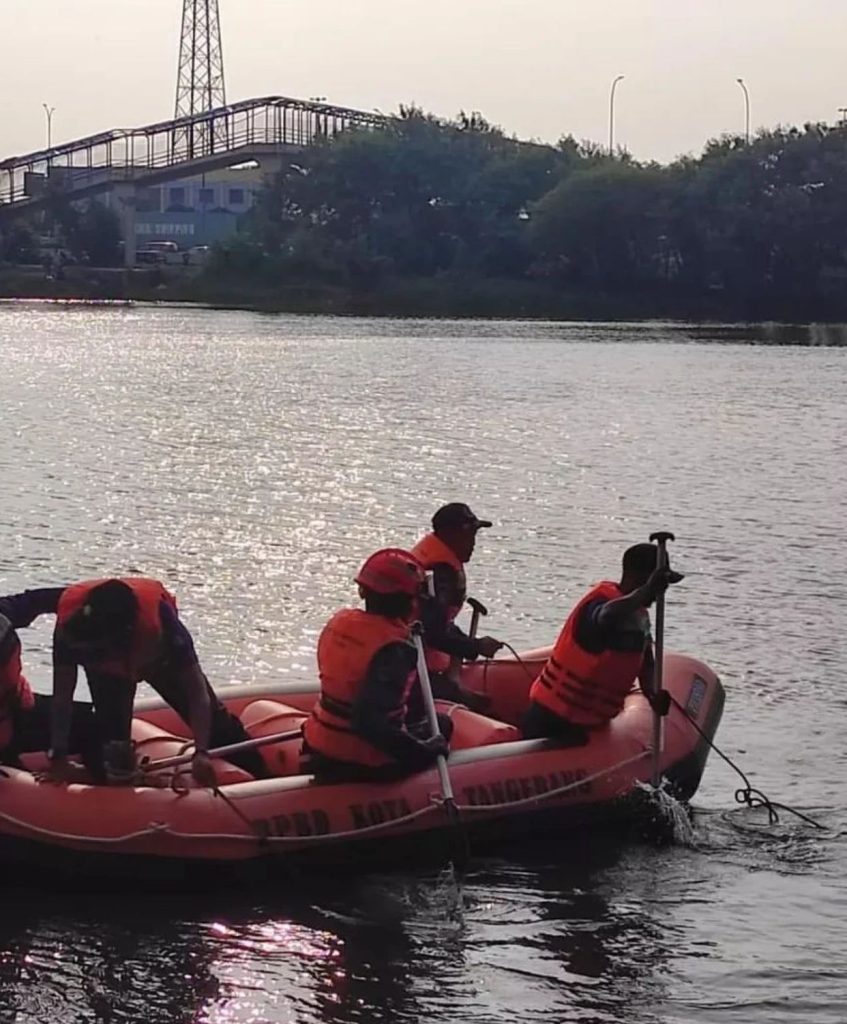 2 Remaja Tenggeam Di Danau Puri Tangerang ( Instagram )