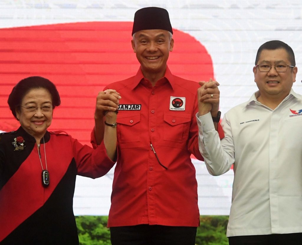 Megawati, Ganjar dan Hary Tanoe foto bersama usai nyatakan kerja sama / istimewa
