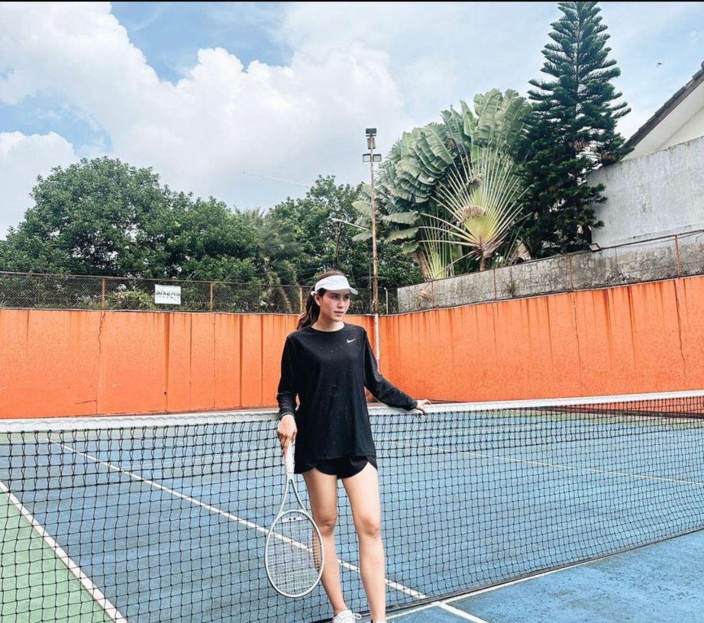 Syahnaz Sadiqah Diisukan Selingkuh Dengan Rendy Kjarnett ( Instagram )