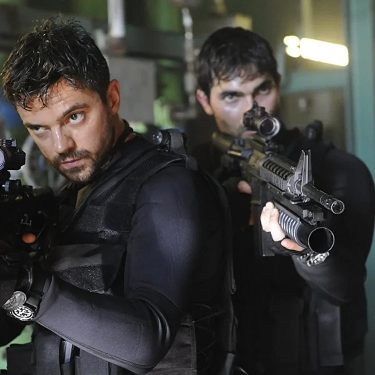 Sinopsis Film Stratton (Doc.Ist)