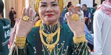 Bea Cukai Makassar Temukan Perhiasan Imitasi pada Jemaah Haji Suarnati Daeng Kanang