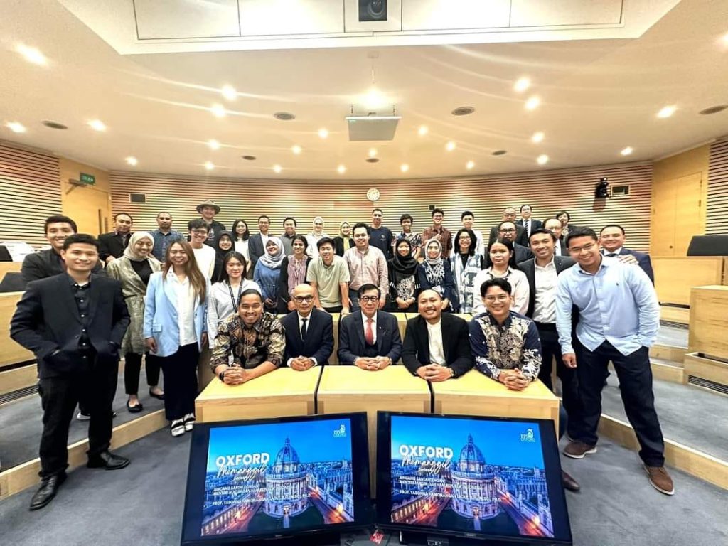 Mahasiswa PPI Oxford Sambut Yasonna Laoly dalam Acara Oxford Memanggil Series 4 (Dok Fb Yasonna H Laoly)