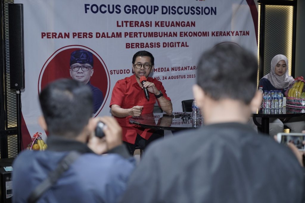 Marinus Gea saat menjadi narasumber dalam acara FGD bersama BI Banten (SN/Aris T)