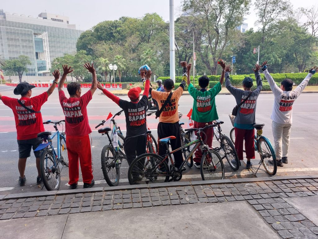 Kompak dan Semangat, Relawan Jokowi Rayakan HUT RI ke-78 dengan Bersepeda(ist)