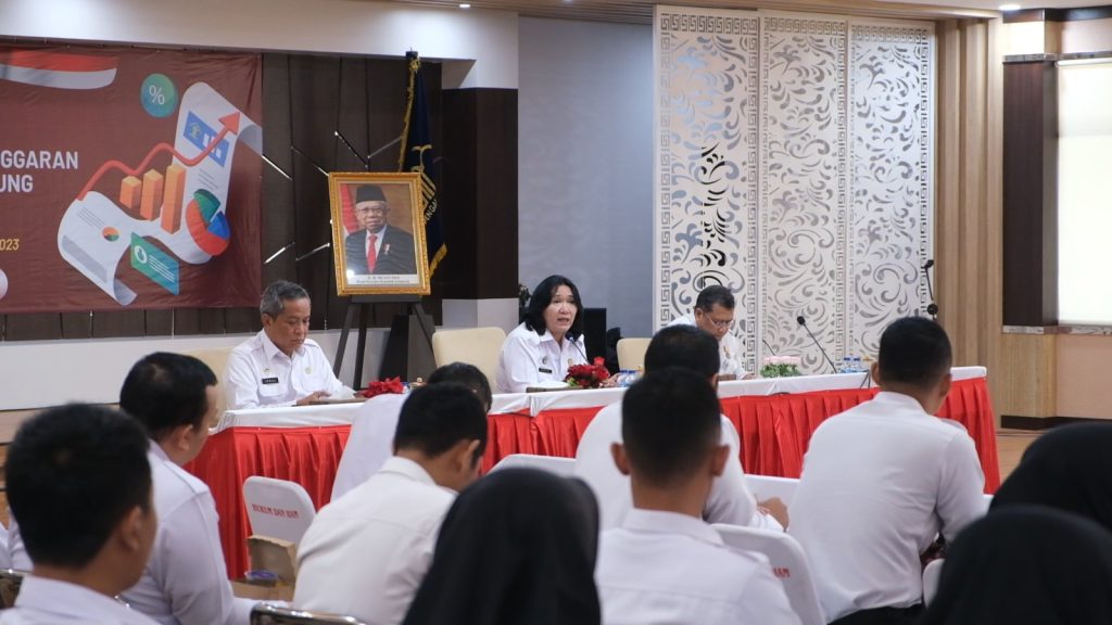 Sorta Delima Tobing memipin evaluasi kinerja Kumham Lampung