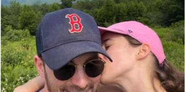 Alba Baptista dan Chris Evans. Foto: Instagram