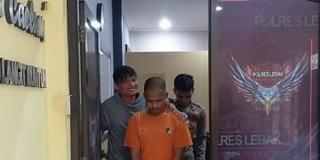 Oknum pimpinan ponpes diduga cabuli santriwatinya.(Def)