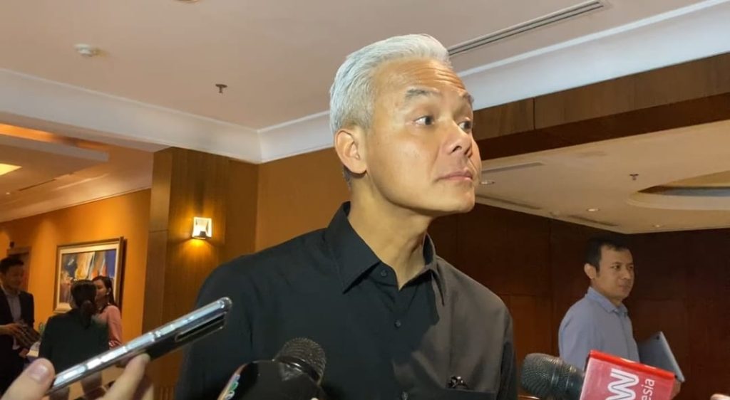 Ekspresi ganjar saat ditanya Sandiaga yang tidak dipilih jadi Cawapres