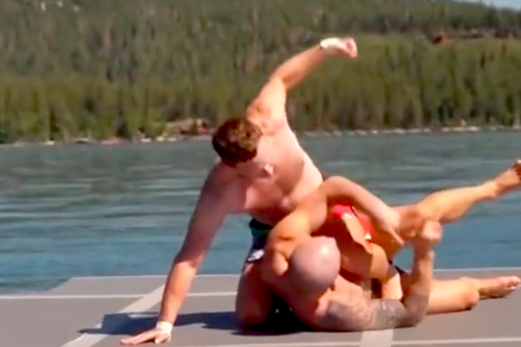 Duel Mark Zuckerberg dan Israel Adesanya