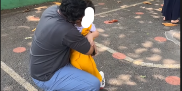 Ammar Zoni menjemput anaknya usai dinyatakan bebas.