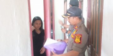Petugas Satpol PP Kota Tangsel merazia KTP di kosan dan kontrakan pada wilayah Kecamatan Pamulang. (RD/suaranusantara.com)