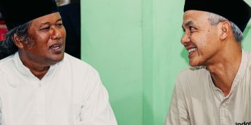 Gus Muwafiq berdiskusi dengan Ganjar Pranowo