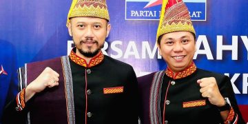 Wakil Sekjen Demokrat Jansen bersama Ketua Umum Demokrat Agus Harimurti Yudoyono