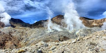 Salah satu kawah aktif di Gunung Papandayan, Garut. (gmpas review)