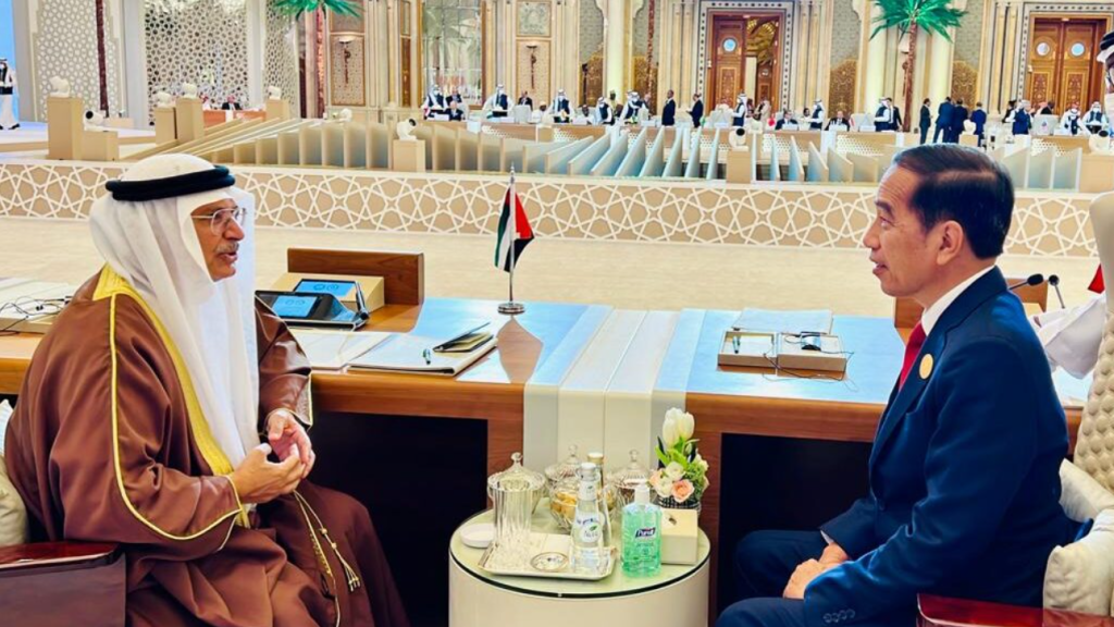 Presiden Joko Widodo menghadiri Konferensi Tingkat Tinggi (KTT) Luar Biasa Organisasi Kerja Sama Islam (OKI) yang digelar di King Abdulaziz International Convention Center (KAICC), Riyadh, Arab Saudi, pada Sabtu, 11 November 2023. Foto: BPMI Setpres/Laily Rachev