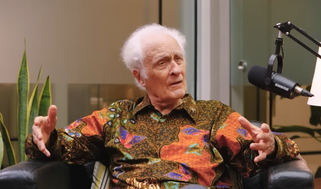 Dalam sebuah acara bertajuk "Menyelamatkan Demokrasi dari Cengkeraman Oligarki dan Dinasti Politik," Frans Magnis Suseno, pengajar Filsafat dan Etika, mengungkapkan keprihatinan atas kondisi berbahaya di Indonesia. Ia menyoroti peningkatan kemiskinan, dinasti politik keluarga yang merajalela, pengadilan yang tidak independen, dan tingkat korupsi yang semakin tinggi.