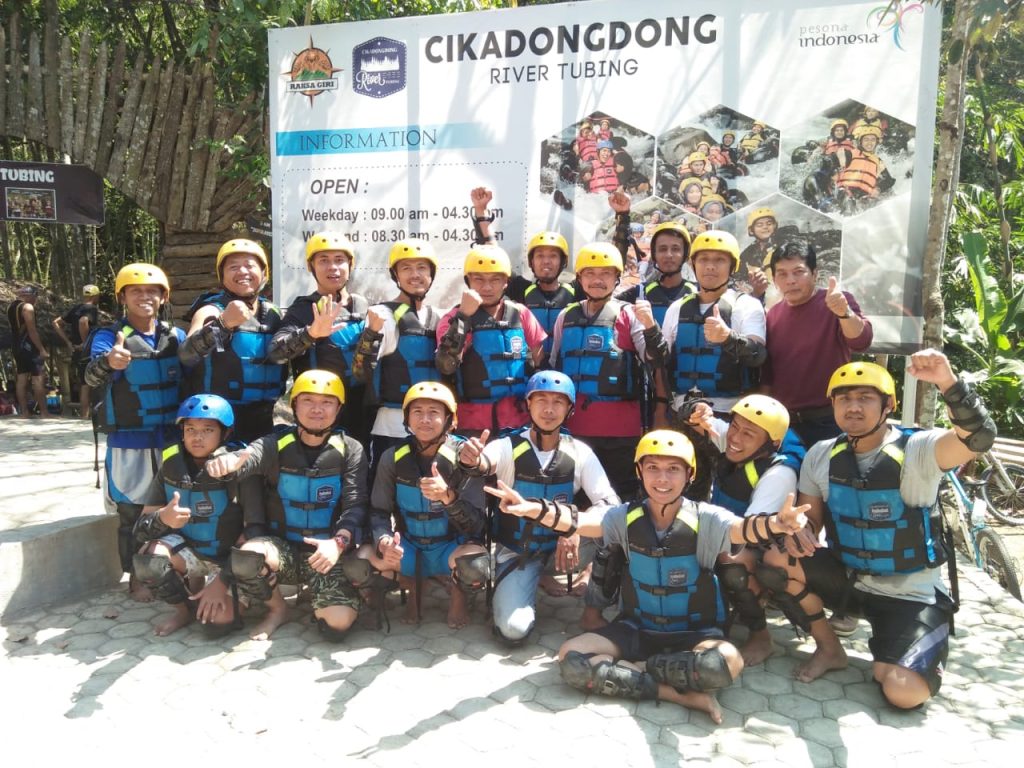Cikadongdong River Tubing (foto uniku.ac.id)