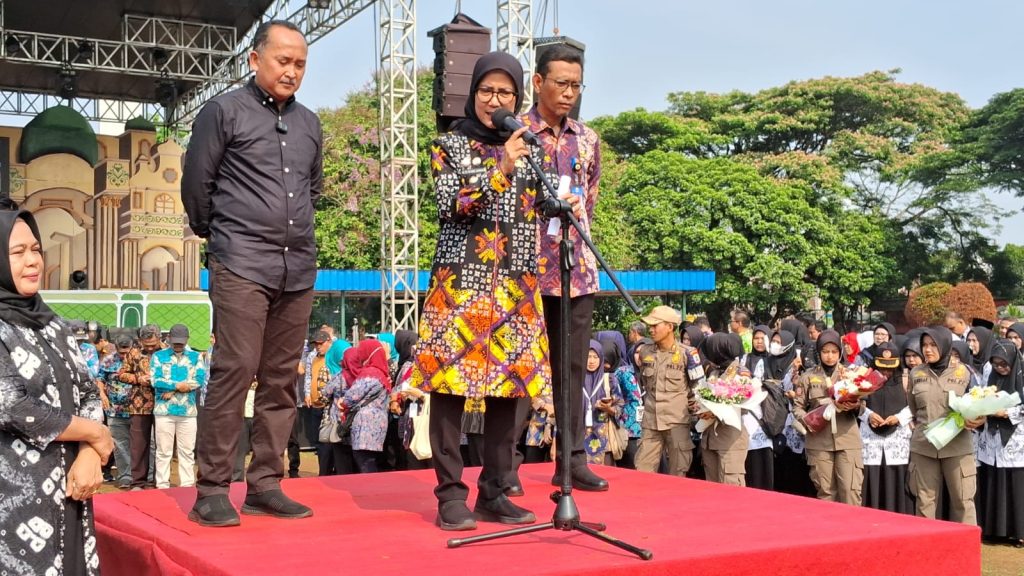 Iti Octavia Jayabaya dan Ade Sumardi (kiri). (SuaraNusantara/Def)