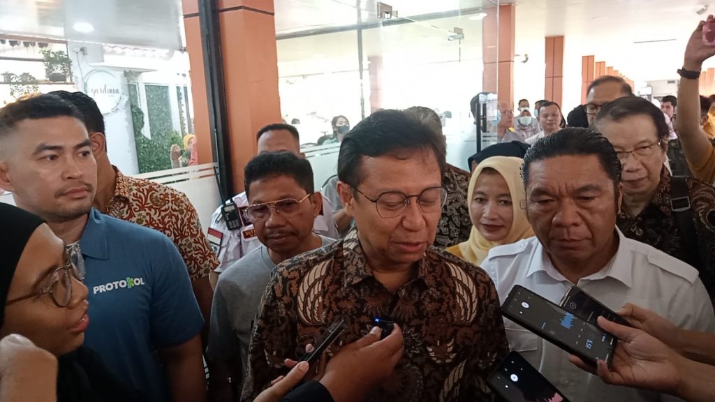 Menteri Kesehatan RI, Budi Gunadi Sadikin di RSUD Kabupaten Tangerang, Rabu, (8/11/2023). (suaranusantara.com)