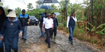 Al Muktabar tinjau Jalan Sumur-Taman Jaya-Ujung Jaya.(ist)