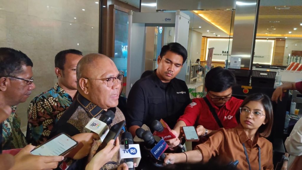 Kuasa Hukum SYL, Djamaludin Koedoeboen saat diwawancarai di Bareskrim Polri, pada Rabu (29/11/2023). (Foto Ilham/Suaranusantara)