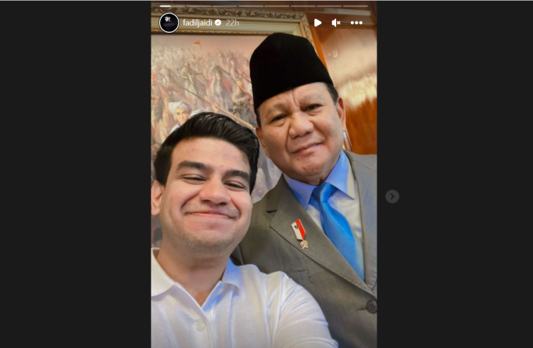 Selebgram Fadil Jaidi berswafoto dengan Menhan Prabowo. (instagram Fadil Jaidi)