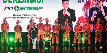 Ganjar Pranowo bersama relawan (dok PDIP)