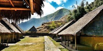 Menikmati Pesona Desa Sade, Desa Adat yang Masih Memelihara Warisan Budaya Sasak