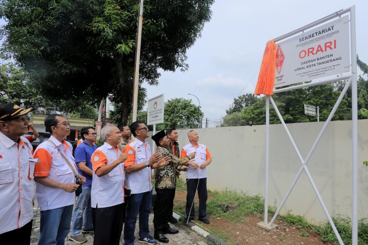Wakil Wali Kota Tangerang, H. Sachrudin meresmikan Sekretariat Organisasi Amatir Radio Indonesia (ORARI) Lokal Tangerang, di Gedung BPBD Kota Tangerang, Minggu 3 Desember 2023.