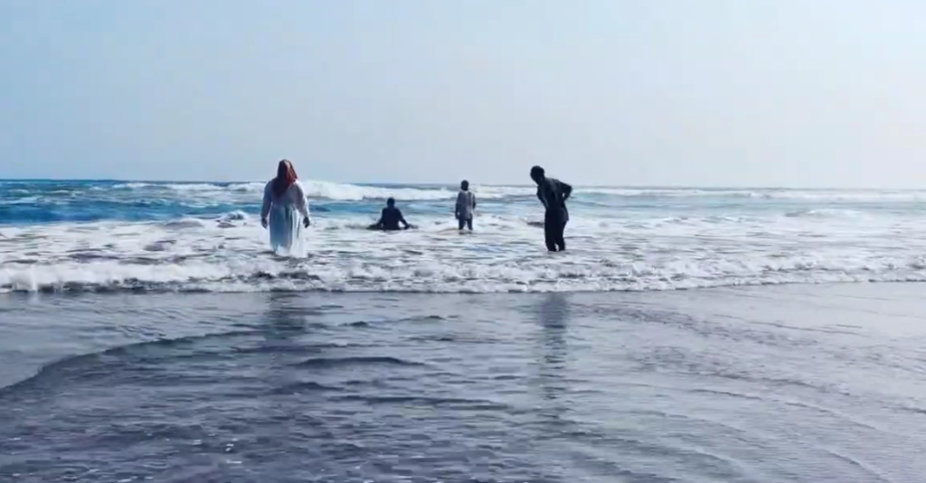 Pantai Karang Nini