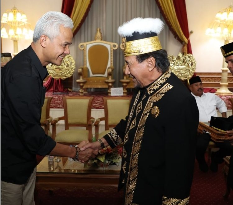 Ganjar Pranowo berkunjung di Kesultanan Kalimantan