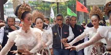 Hasto Resmikan Posko Ganjar Mahfud di Jawa Barat