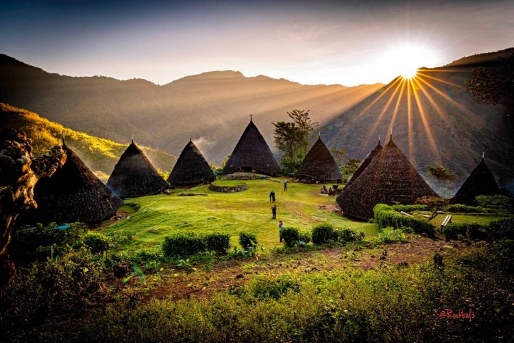 Desa Wae Rebo, Destinasi Wisata Budaya yang Menawan