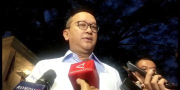 Ketua Tim Kampanye Nasional (TKN) Prabowo-Gibran, Rosan Roeslani saat diwawancarai di Kertanegara, pada Rabu (10/1/2024). (Ilham/Suaranusantara)