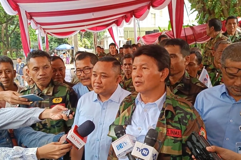 Wakil Ketua TKN Prabowo-Gibran, Komjen (Purn) Ari Dono Sukmanto saat diwawancarai di rumah Prabowo Subianto di Kertanegara, Jakarta Selatan, pada Senin (15/1/2024) (Ilham/Suaranusantara).