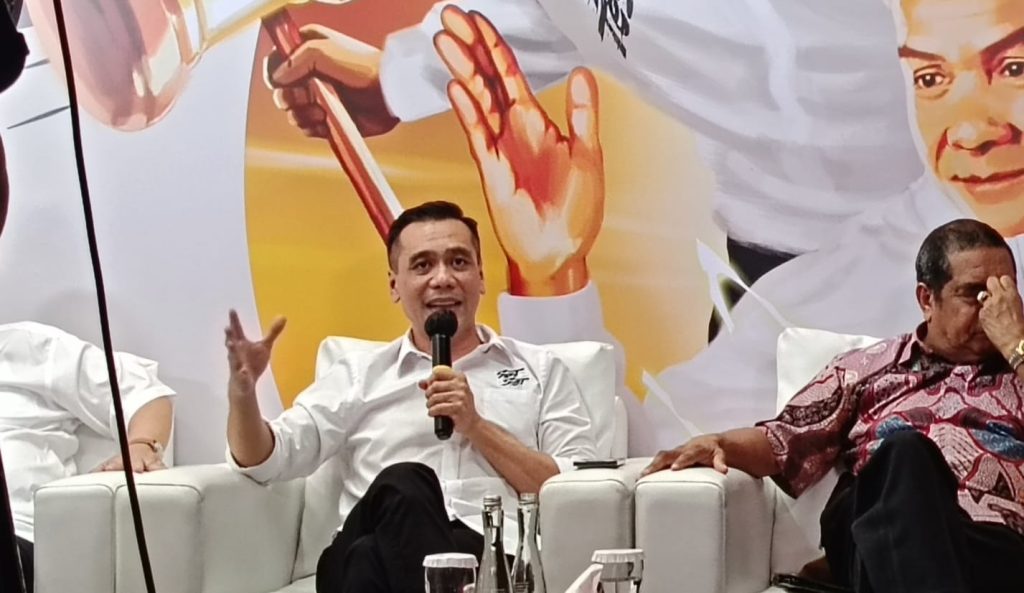 Jubir TPN Ganjar-Mahfud, Chiko Hakim saat konferensi pers di Media Center TPN Ganjar-Mahfud, Menteng, Jakarta Pusat, pada Selasa (23/1/2024) (Foto Ilham/Suaranusantara)