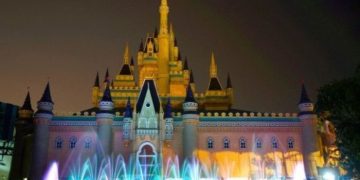 Atlantis Land Surabaya