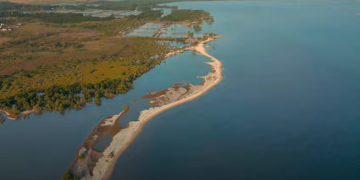ilustrasi Pantai Ujung Piring di Jepara (Dok. Yt DRONE-ID)