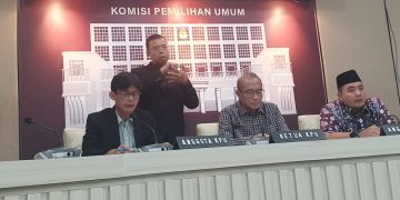 Komisioner KPU RI, August Mellaz saat konferensi pers di kantor KPU RI, Jakarta Pusat, pada Jum'at (2/2/2024). (Ilham/Suaranusantara)