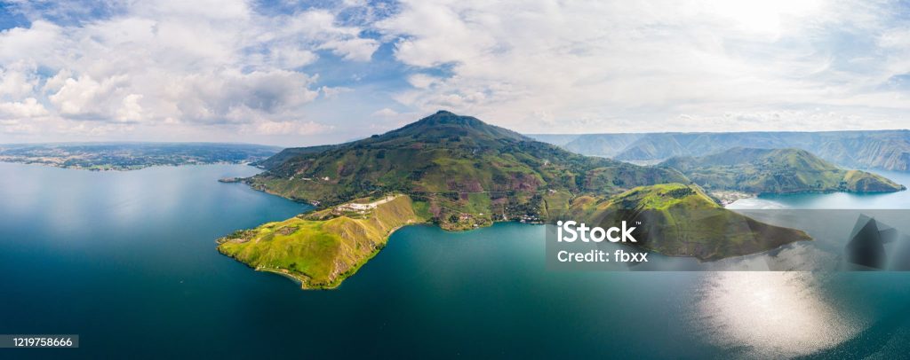 Pemandangan Danau Toba dan Pulau Samosir (Dok, Istock)