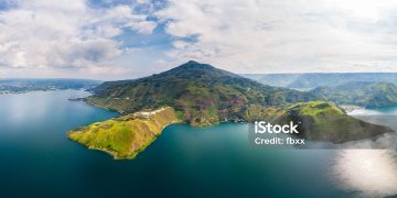 Pemandangan Danau Toba dan Pulau Samosir (Dok, Istock)