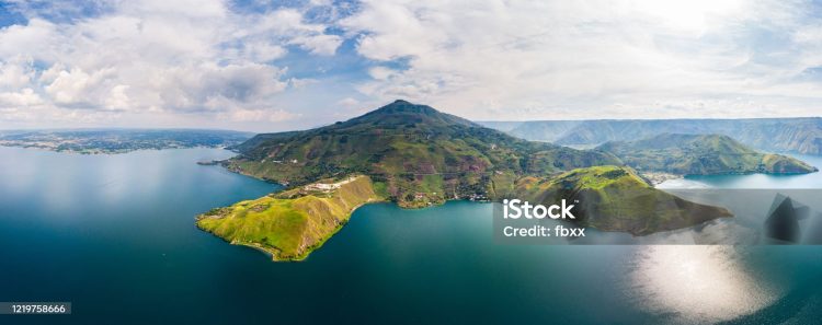 Pemandangan Danau Toba dan Pulau Samosir (Dok, Istock)