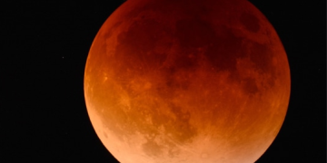 Langit Malam Indonesia Akan Diselimuti oleh Gerhana Bulan Penumbra Akhir Maret