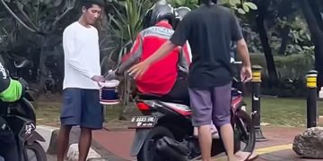 Viral Pemotor Lintas di Trotoar Dekat Gedung DPR RI Kena Pajak, Ini Kata Pj Gubernur